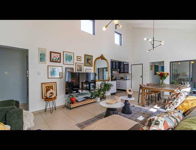 3 BEDROOM TOWNHOUSE FOR SALE IN SUMMERSET
